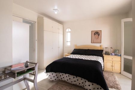 Casa à venda com 270m², 4 quartos e 5 vagas Casa à venda com 270m², 4 quartos e 5 vagasQuarto 2