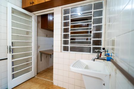 Apartamento para alugar com 68m², 2 quartos e 1 vagaÁrea de Serviço