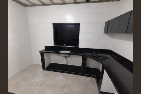 Cozinha de casa para alugar com 1 quarto, 60m² em Jardim Keralux, São Paulo