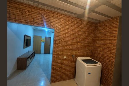 Área de serviço de casa para alugar com 1 quarto, 60m² em Jardim Keralux, São Paulo