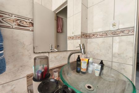 Casa à venda com 120m², 2 quartos e 2 vagasBanheiro Suíte 