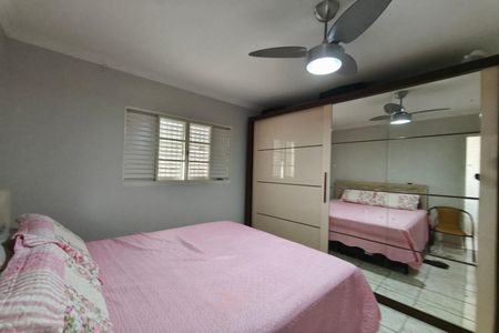 Casa à venda com 120m², 2 quartos e 2 vagasQuarto Suíte