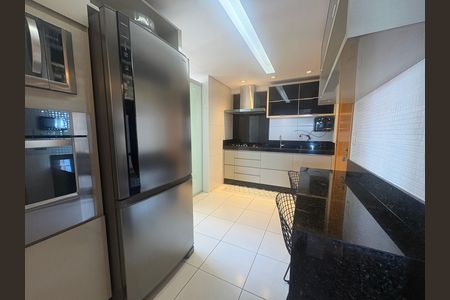 Apartamento à venda com 110m², 3 quartos e 2 vagas Apartamento à venda com 110m², 3 quartos e 2 vagasCozinha