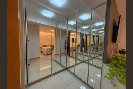 Apartamento à venda com 110m², 3 quartos e 2 vagas Apartamento à venda com 110m², 3 quartos e 2 vagasCloset