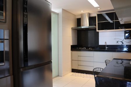 Apartamento à venda com 110m², 3 quartos e 2 vagasCozinha