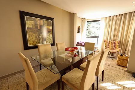 Apartamento à venda com 140m², 4 quartos e 3 vagasSala