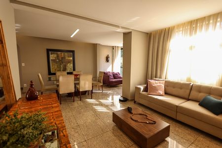 Apartamento à venda com 140m², 4 quartos e 3 vagasSala