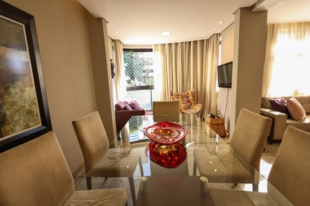 Apartamento à venda com 140m², 4 quartos e 3 vagasSala