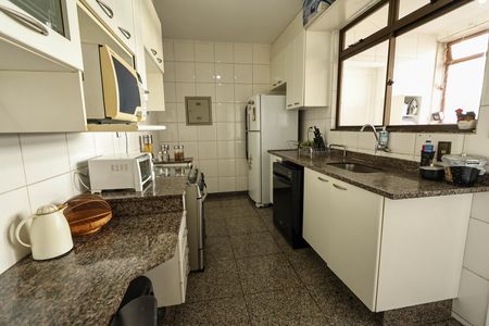 Apartamento à venda com 140m², 4 quartos e 3 vagasCozinha