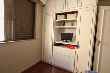 Apartamento à venda com 140m², 4 quartos e 3 vagasQuarto 2