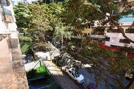 Apartamento à venda com 140m², 4 quartos e 3 vagasVista da Rua