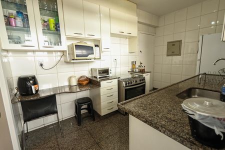 Apartamento à venda com 140m², 4 quartos e 3 vagasCozinha