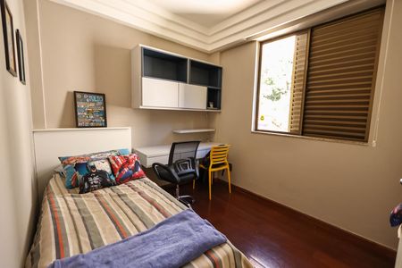 Apartamento à venda com 140m², 4 quartos e 3 vagasQuarto 2