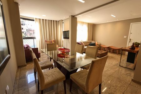 Apartamento à venda com 140m², 4 quartos e 3 vagasSala