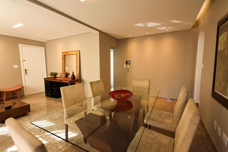 Apartamento à venda com 140m², 4 quartos e 3 vagasSala