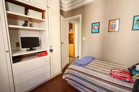 Apartamento à venda com 140m², 4 quartos e 3 vagasQuarto 2