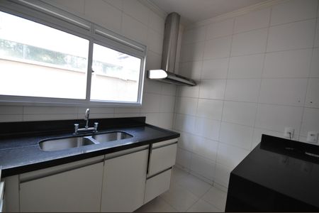 Casa de condomínio à venda com 240m², 3 quartos e 3 vagasCozinha