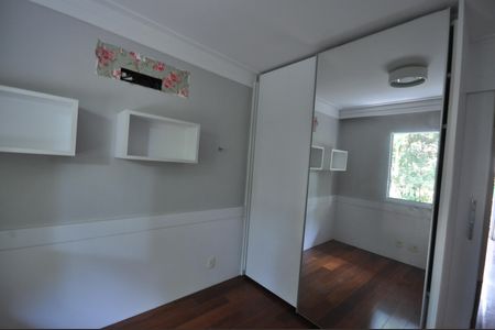 Casa de condomínio à venda com 240m², 3 quartos e 3 vagasQuarto 3