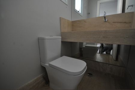 Casa de condomínio à venda com 240m², 3 quartos e 3 vagasLavabo