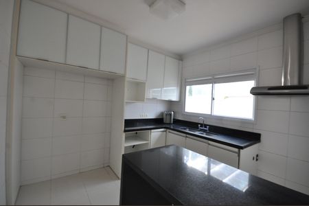 Casa de condomínio à venda com 240m², 3 quartos e 3 vagasCozinha