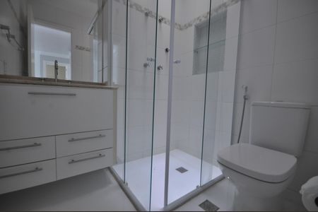 Casa de condomínio à venda com 240m², 3 quartos e 3 vagasBanheiro Social