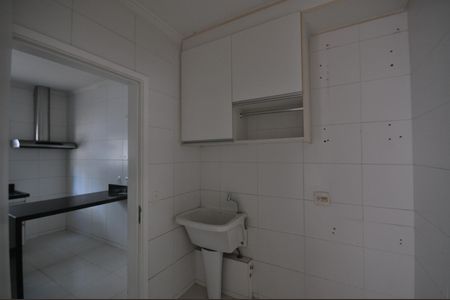 Casa de condomínio à venda com 240m², 3 quartos e 3 vagasÁrea de Serviço