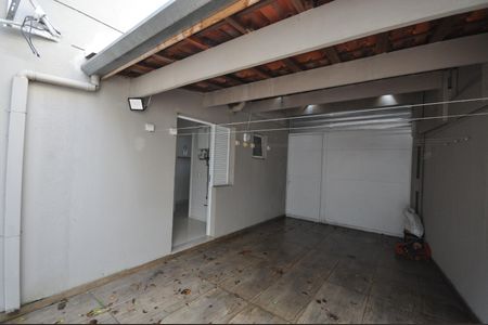 Casa de condomínio à venda com 240m², 3 quartos e 3 vagasQuintal
