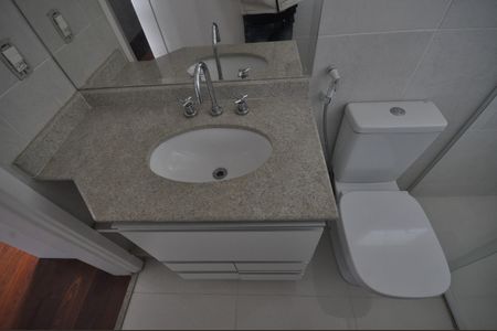 Casa de condomínio à venda com 240m², 3 quartos e 3 vagasBanheiro da Suíte 1