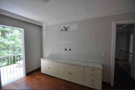 Casa de condomínio à venda com 240m², 3 quartos e 3 vagasSuíte 2