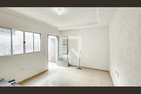 Sala de casa à venda com 4 quartos, 125m² em Rochdale, Osasco