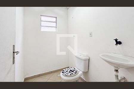 Casa à venda com 125m², 4 quartos e sem vaga Casa à venda com 125m², 4 quartos e sem vagaBanheiro
