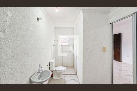 Banheiro de serviço de casa à venda com 4 quartos, 125m² em Rochdale, Osasco