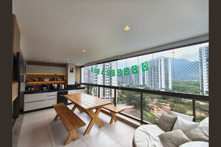 Apartamento para alugar com 160m², 4 quartos e 2 vagas