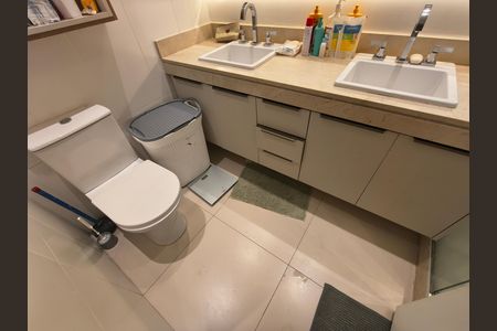 Apartamento para alugar com 160m², 4 quartos e 2 vagas