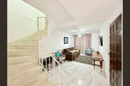 Sala de casa para alugar com 4 quartos, 160m² em Chácara Santo Antônio (zona Sul), São Paulo