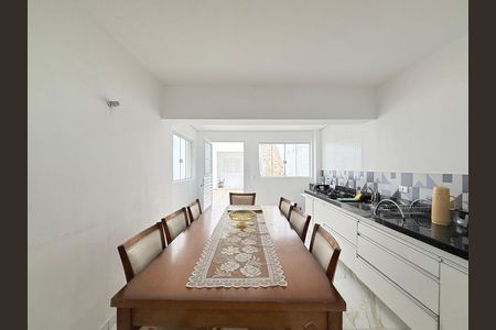 Casa para alugar com 160m², 4 quartos e 2 vagasCozinha