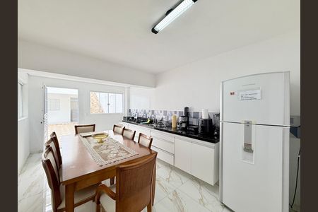 Casa para alugar com 160m², 4 quartos e 2 vagasCozinha 