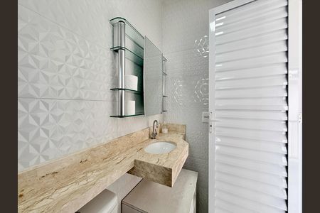 Casa para alugar com 160m², 4 quartos e 2 vagasBanheiro Suíte 1