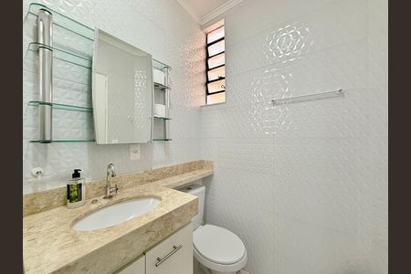 Casa para alugar com 160m², 4 quartos e 2 vagasBanheiro Social 