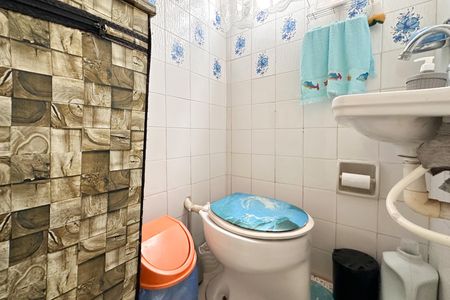 Casa à venda com 80m², 2 quartos e 1 vaga Casa à venda com 80m², 2 quartos e 1 vagaBanheiro de serviço