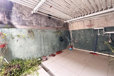 Casa à venda com 80m², 2 quartos e 1 vaga Casa à venda com 80m², 2 quartos e 1 vagaQuintal