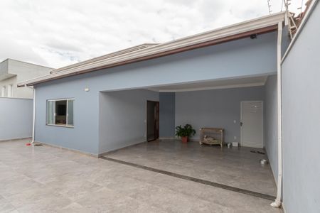 Casa à venda com 154m², 3 quartos e 4 vagasGaragem 