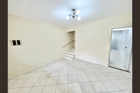 Sala de casa para alugar com 4 quartos, 117m² em Vila Celeste, São Paulo