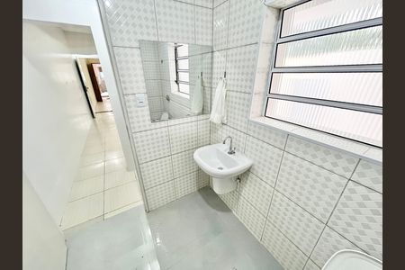 Casa para alugar com 117m², 4 quartos e 2 vagas Casa para alugar com 117m², 4 quartos e 2 vagasBanheiro 2