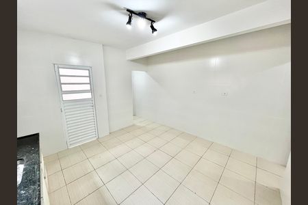 Casa para alugar com 117m², 4 quartos e 2 vagas Casa para alugar com 117m², 4 quartos e 2 vagasCozinha