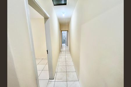 Casa para alugar com 117m², 4 quartos e 2 vagas Casa para alugar com 117m², 4 quartos e 2 vagasCorredor