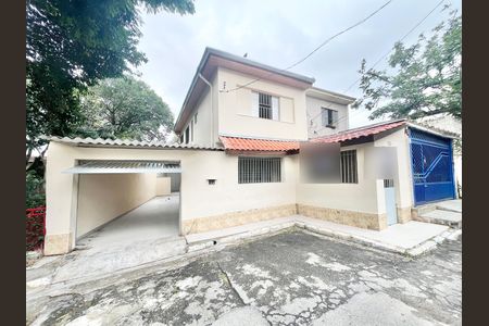 Casa para alugar com 117m², 4 quartos e 2 vagas Casa para alugar com 117m², 4 quartos e 2 vagasFachada