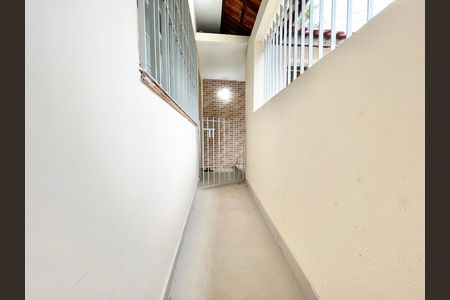 Casa para alugar com 117m², 4 quartos e 2 vagas Casa para alugar com 117m², 4 quartos e 2 vagasCorredor