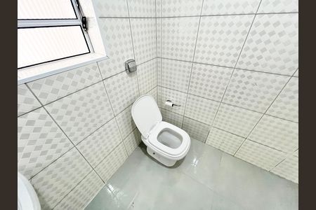 Casa para alugar com 117m², 4 quartos e 2 vagas Casa para alugar com 117m², 4 quartos e 2 vagasBanheiro 2