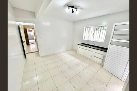 Casa para alugar com 117m², 4 quartos e 2 vagas Casa para alugar com 117m², 4 quartos e 2 vagasCozinha